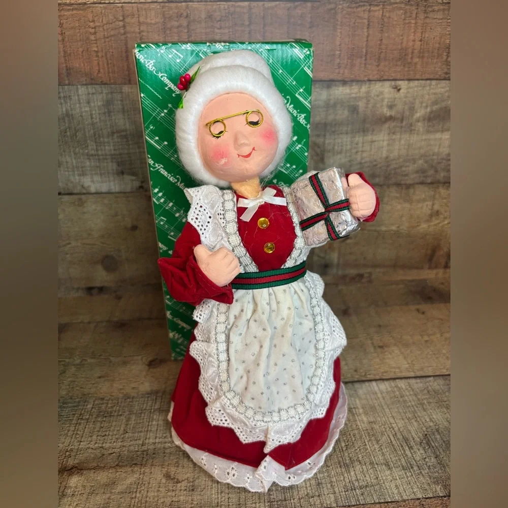 Animated Santa & Mrs. Claus Christmas Music Dolls The San Francisco Music Box